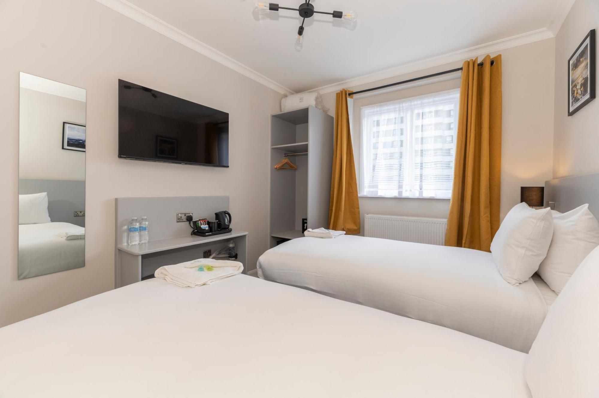 Marina Hotel ลอนดอน ภายนอก รูปภาพ