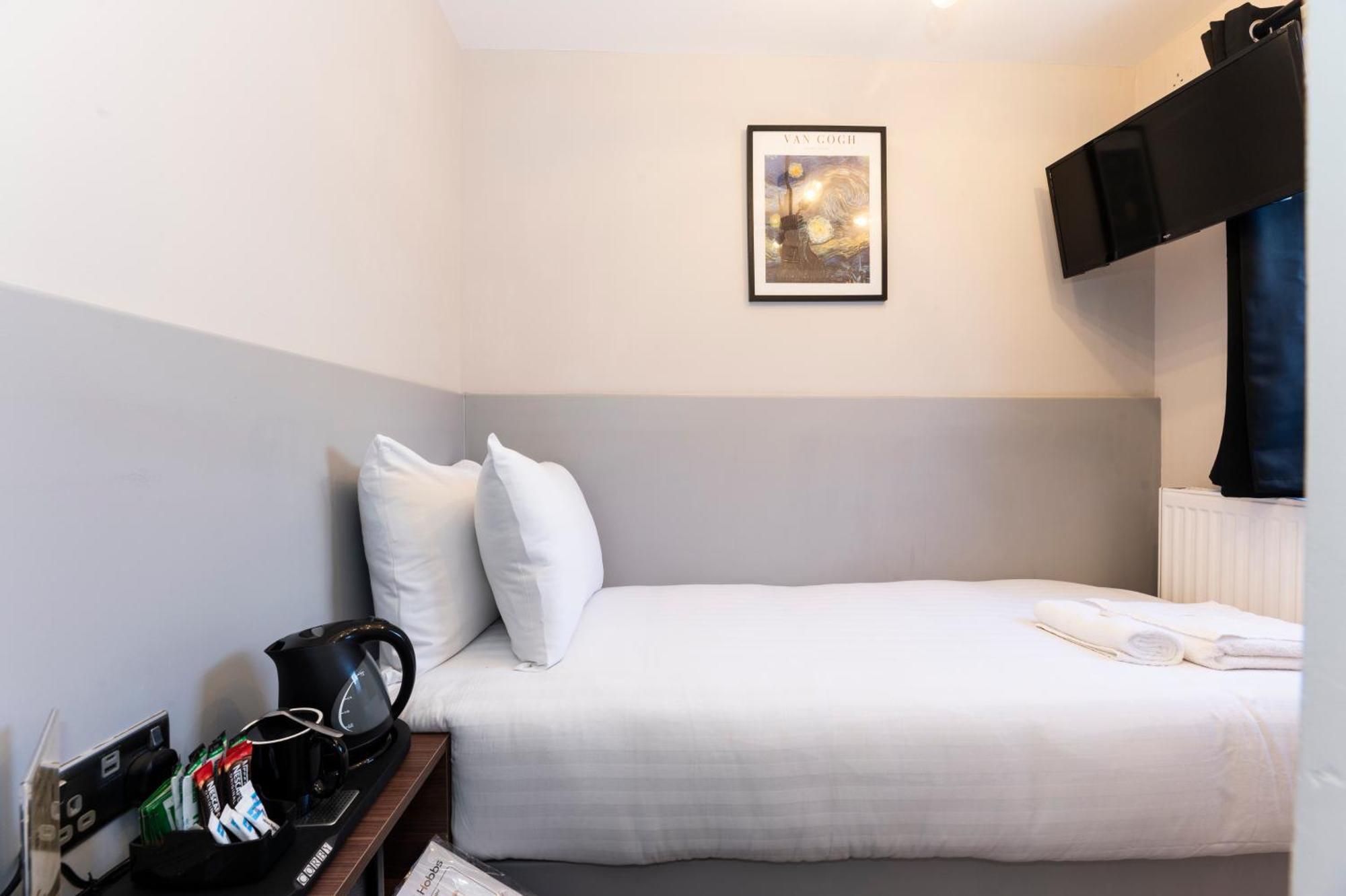 Marina Hotel ลอนดอน ภายนอก รูปภาพ